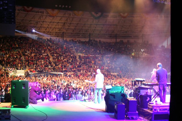 Concert backstage to crowd - Credit Washington State Fair.jpg