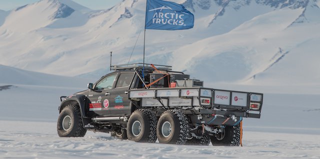 Arctic Trucks Hilux 6x6