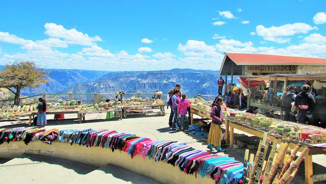 Tarahumara market with a view at Divisadero.JPG