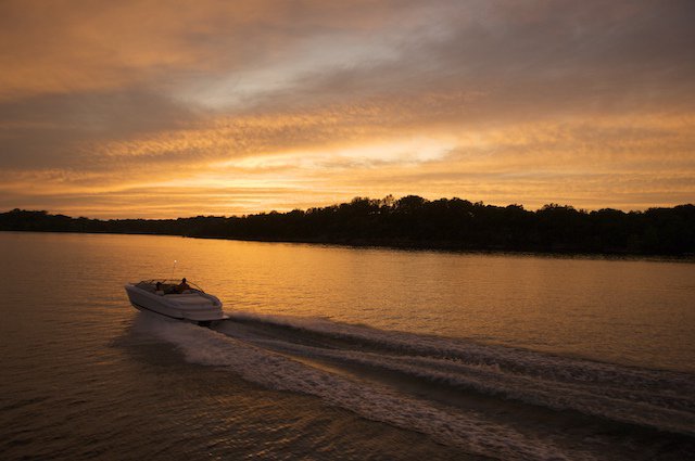Boating at Night: Here's What You Need to Know. - SunCruiser